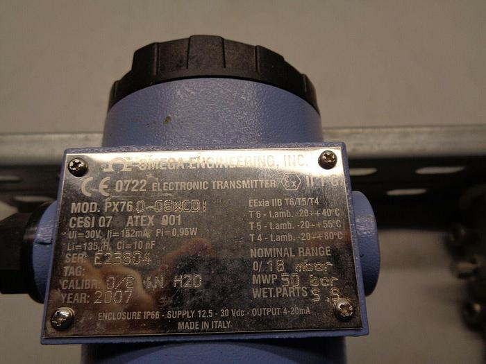 Used OMEGA PX76 0-06WCD1 DIFFERENTIAL PRESSURE TRANSMITTER Lot of 2 W/Mount