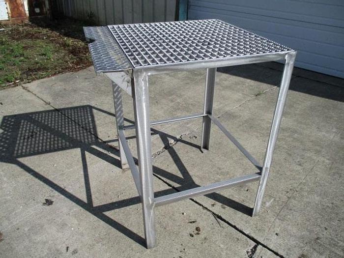 Used Work Platform, 30"x 29", 1" Serrated bar grate top