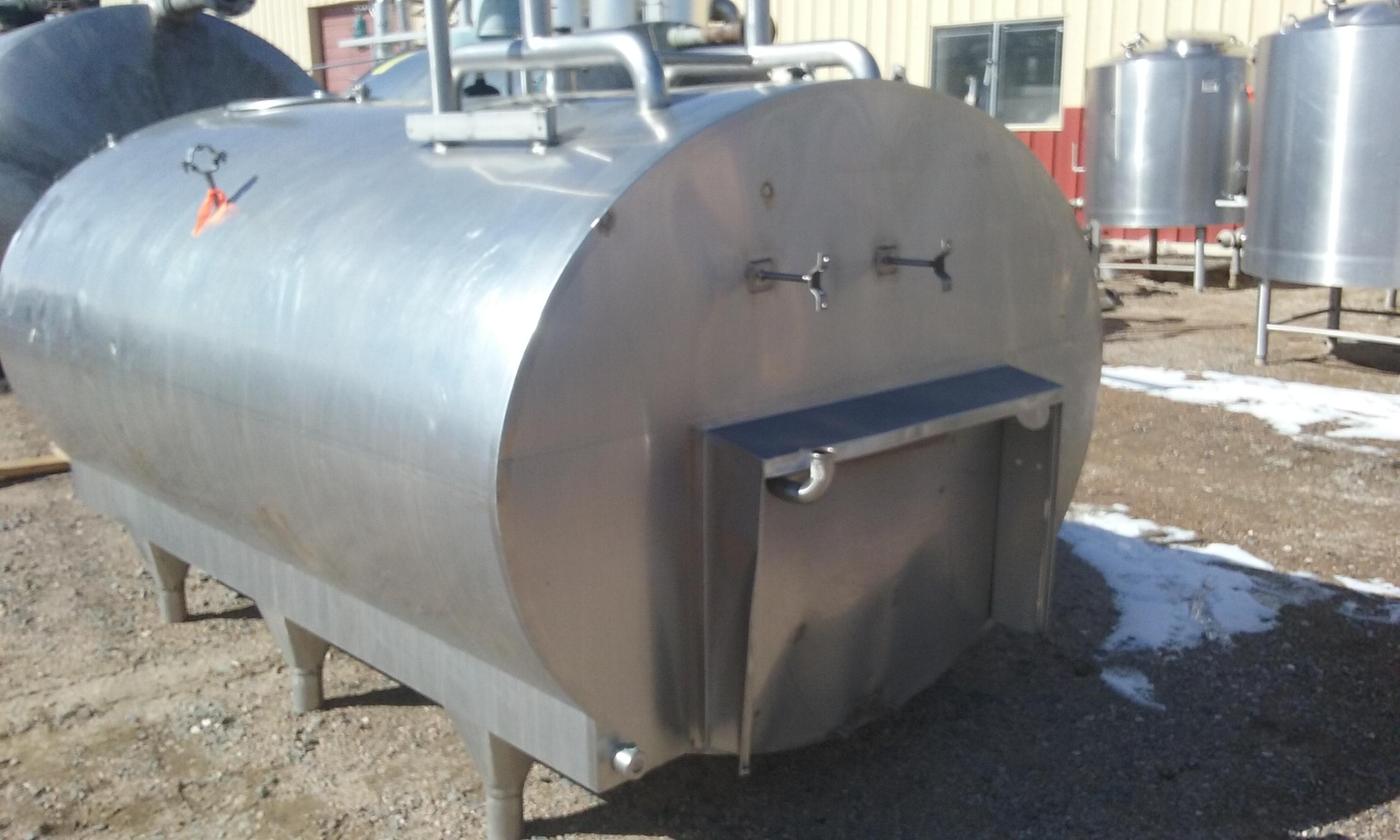 Usado 1000 GALLON BULK TANK