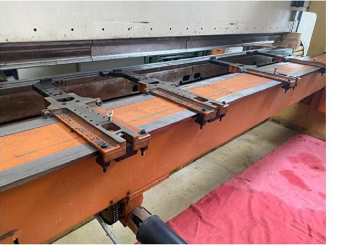 Usato PRESSA PIEGATRICE BEYELER 4000X125