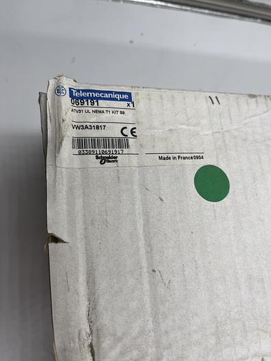 Telemecanique VW3A31817