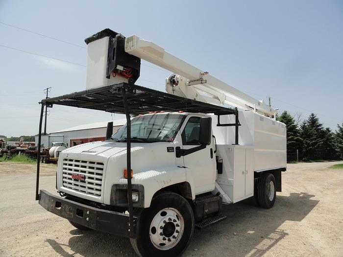 Used 2005 GMC / Terex TOPKICK C7500 /XT55