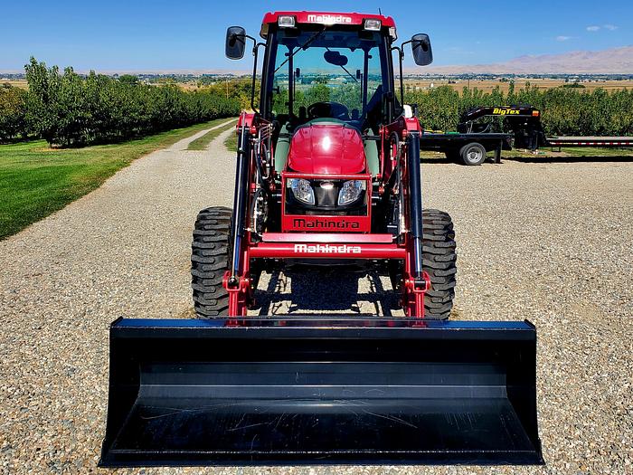 Mahindra 2665ST Tractor w/ Loader ** 2 hrs - Never Used **
