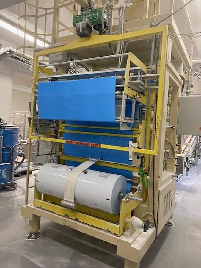 Used 2011 B&C bagging machine CV5025