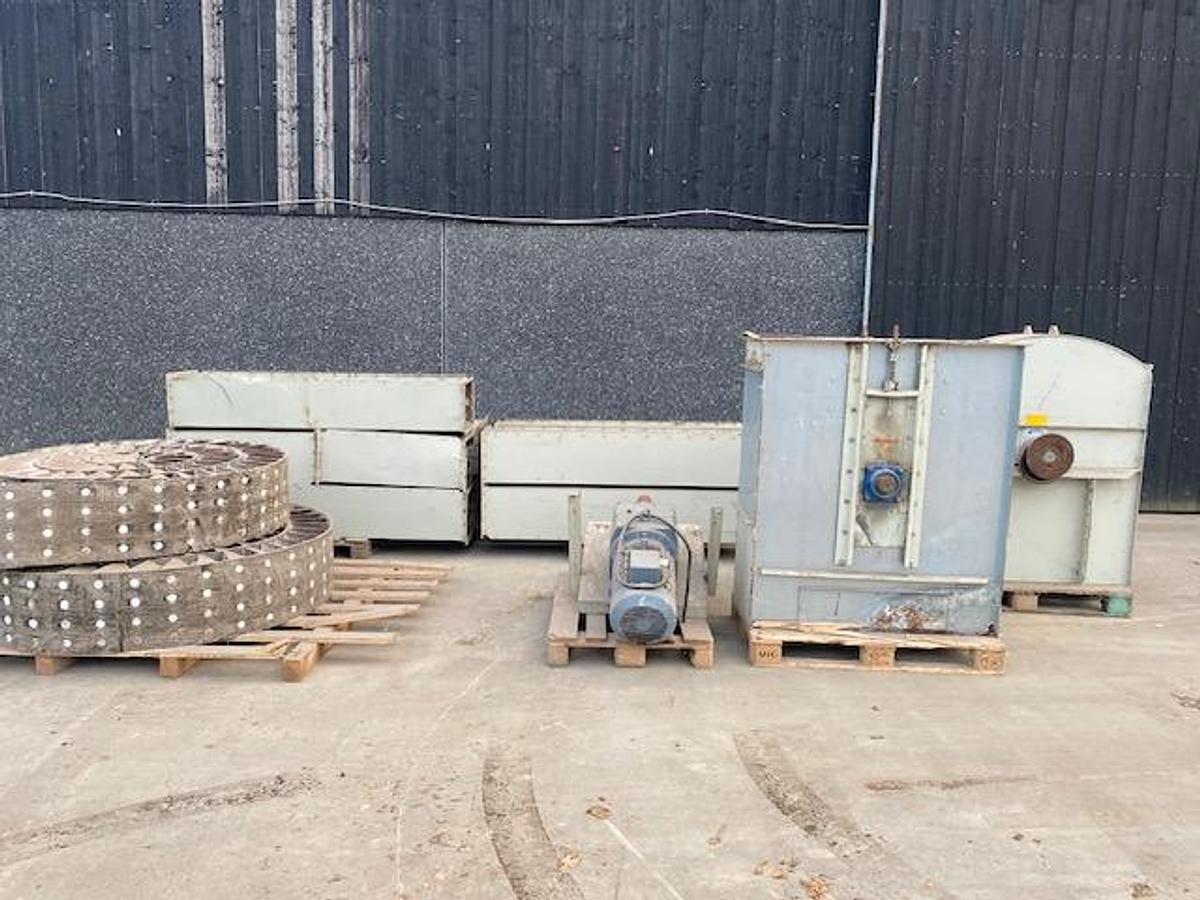 Used Bucket elevator 120t/hour height 12m