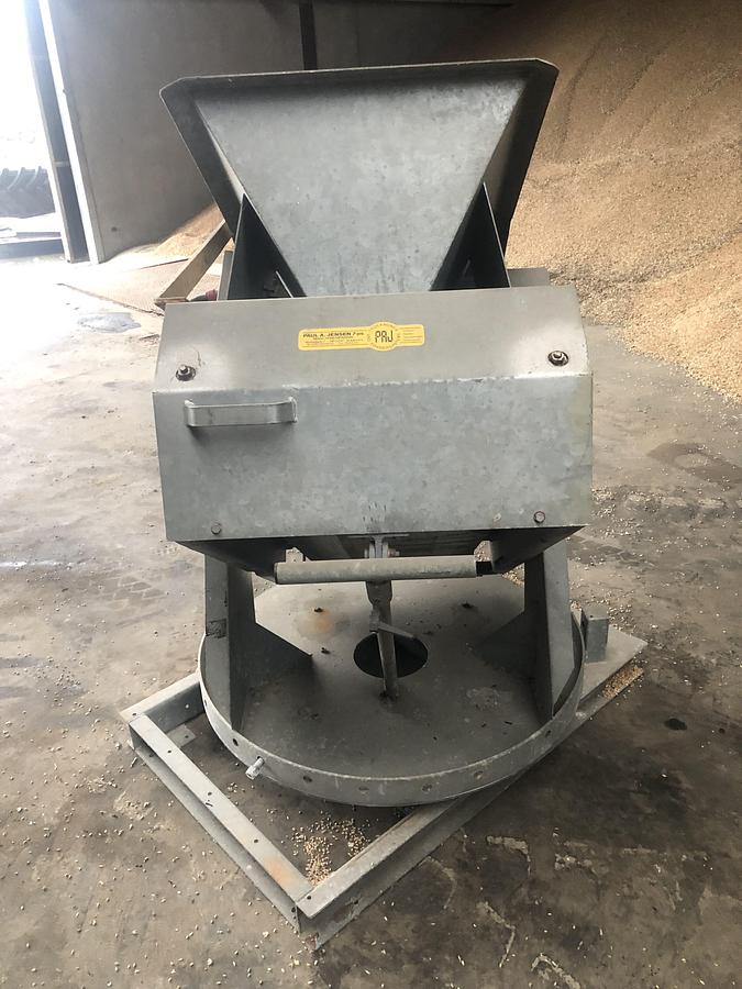 Used Grain thrower PAJ T1