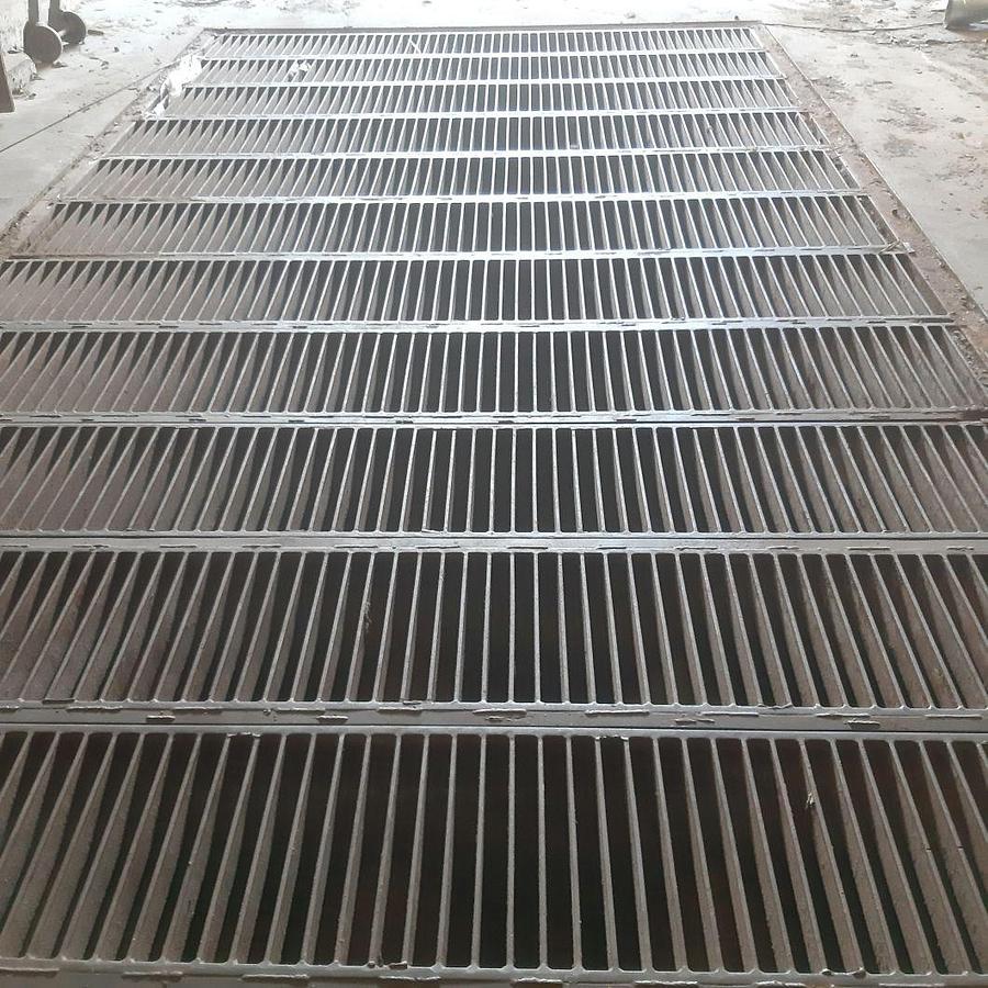 Used Cimbria Hopper. 300 x 1800