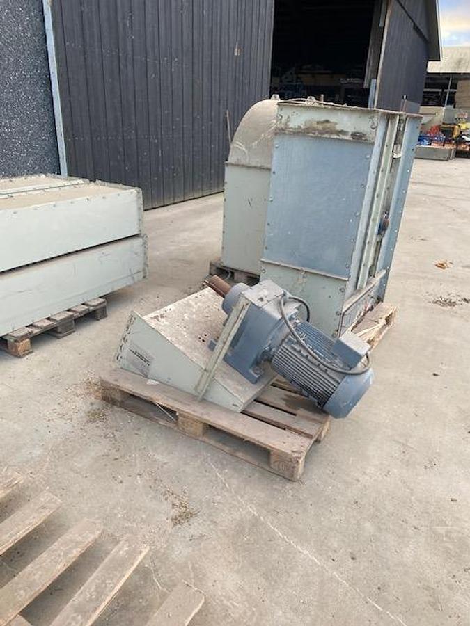 Used Bucket elevator 120t/hour height 12m