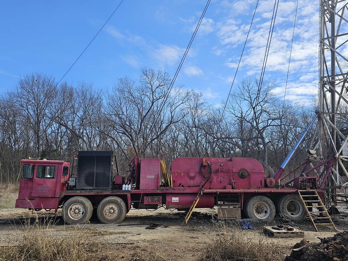 Used Franks 1287 Workover Rig