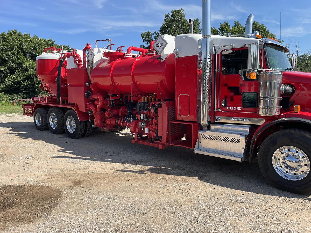 Used 2012 Kenworth T800 Cement/Acid Truck