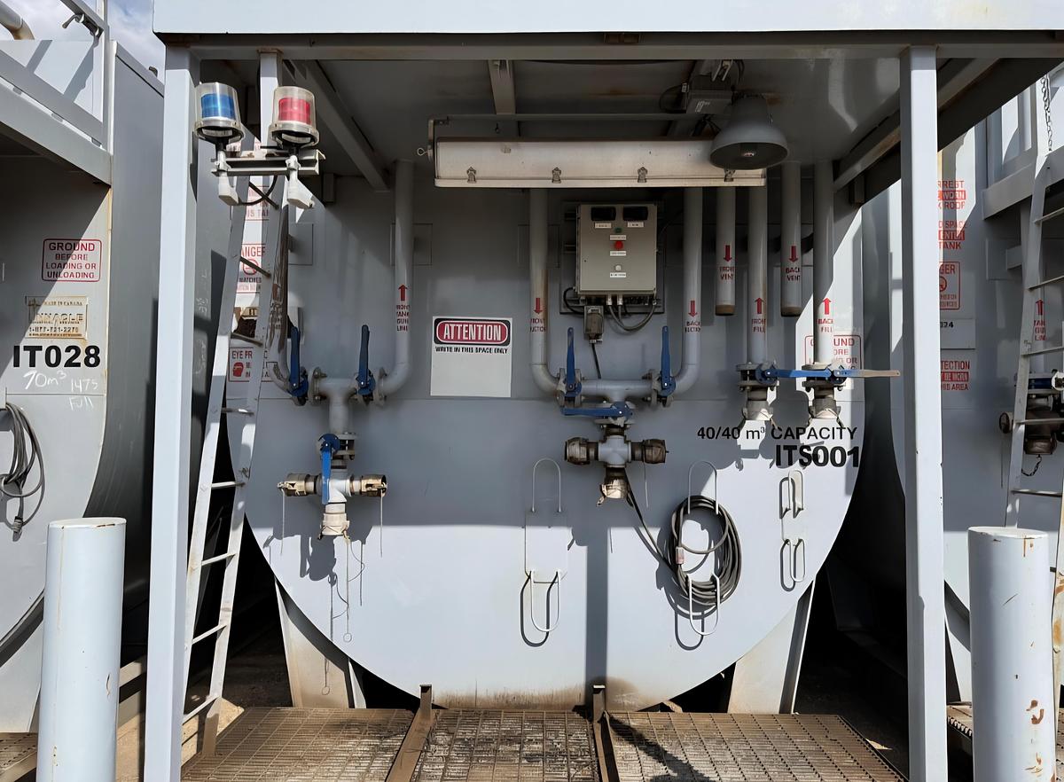 Used 2012 Pinnacle Double-Wall 500 BBL Tank Package