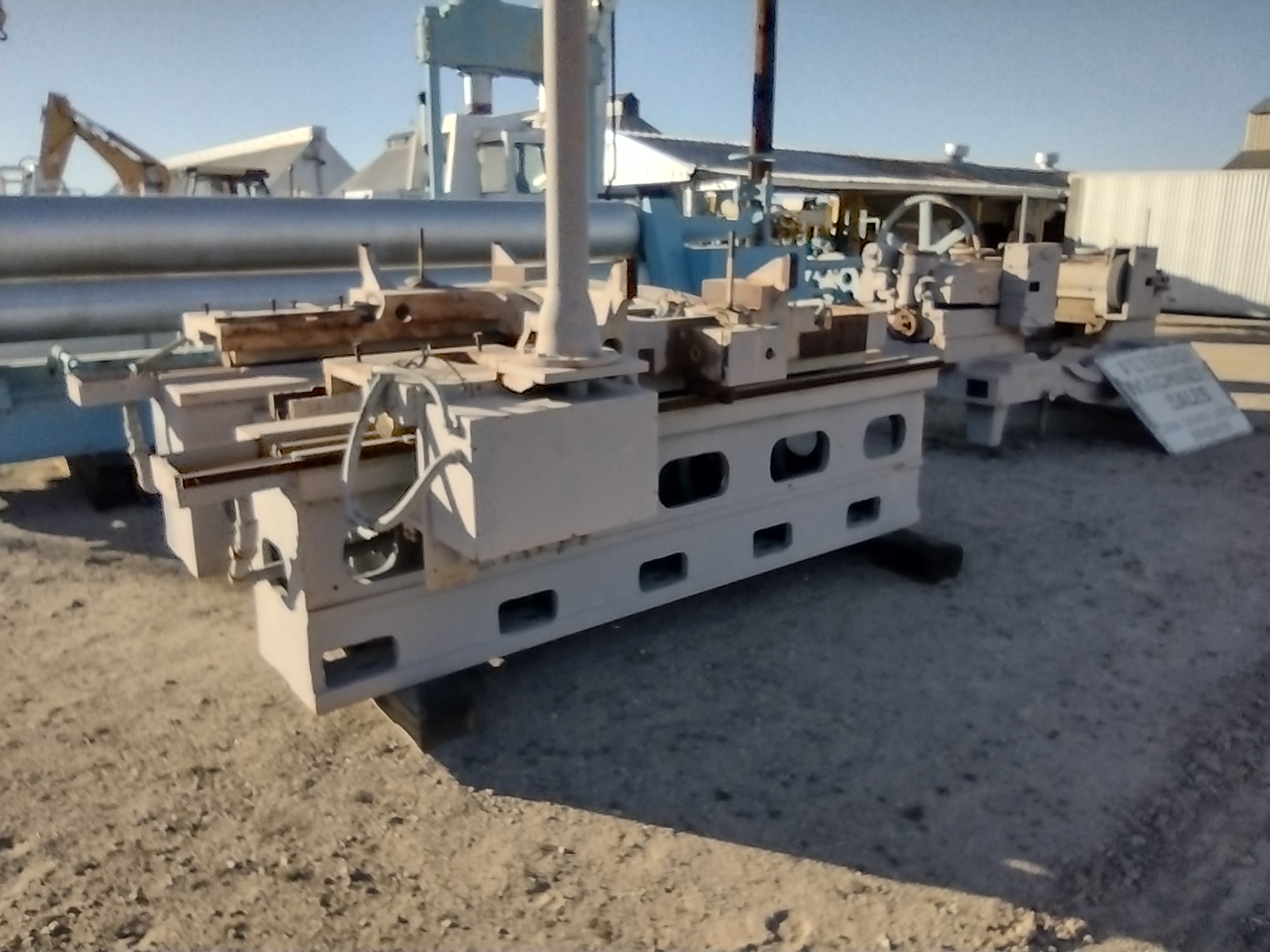 Used 50"/63" x 376" FARREL Model 69 A 4895 TRAVELING-HEAD ROLL GRINDER