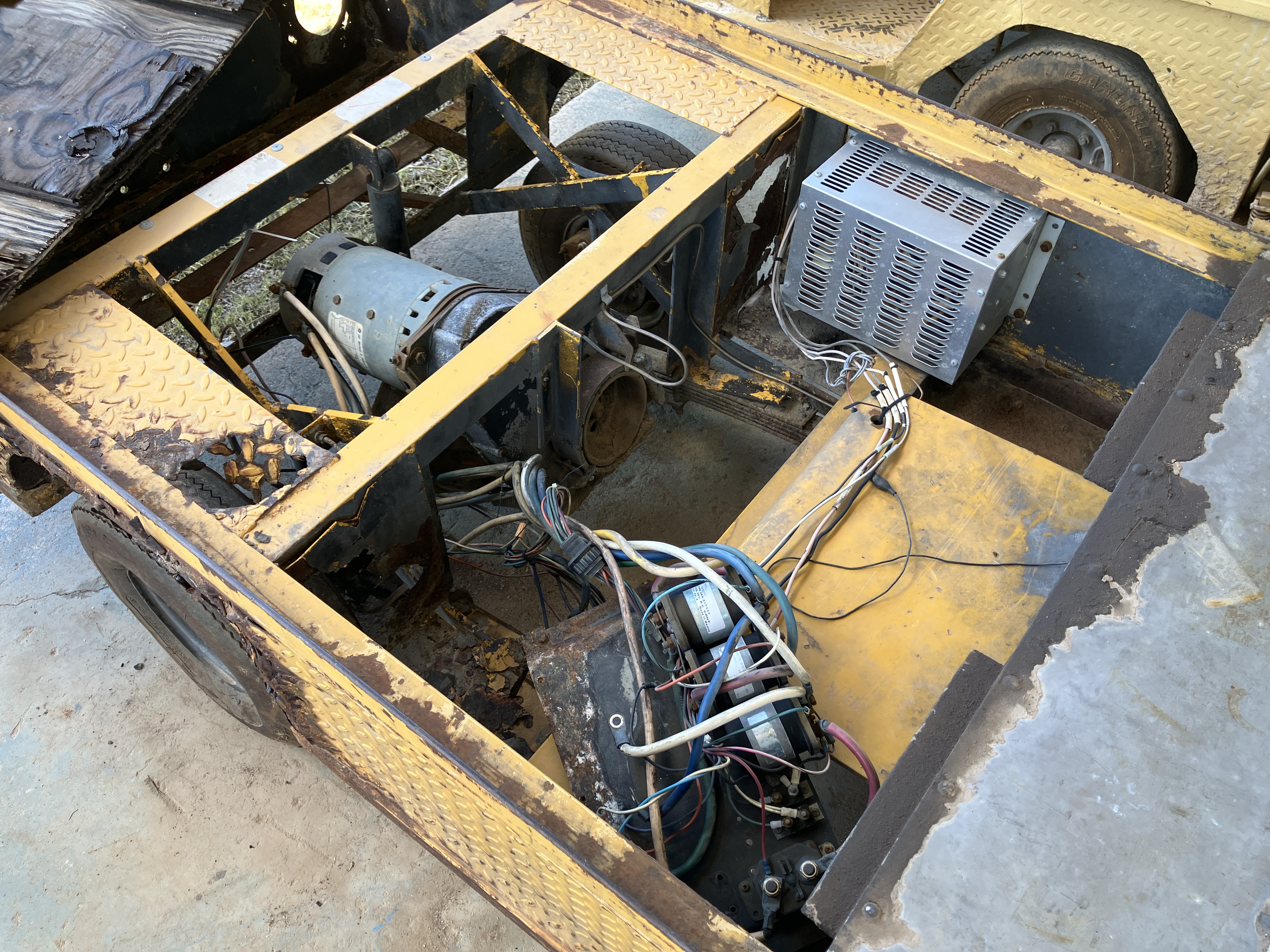 Used Taylor-Dunn 3 Volt Electric Cart #4250