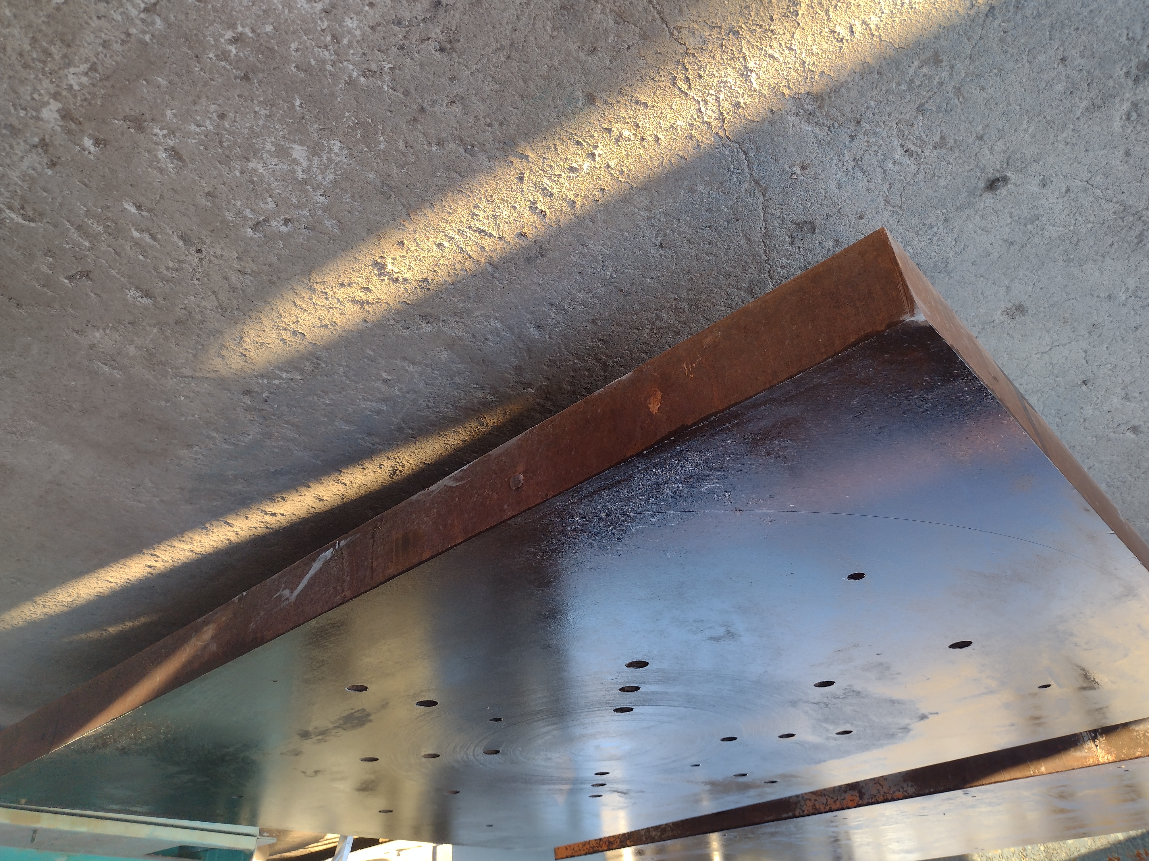 Used STEEL FLOOR PLATE #4184