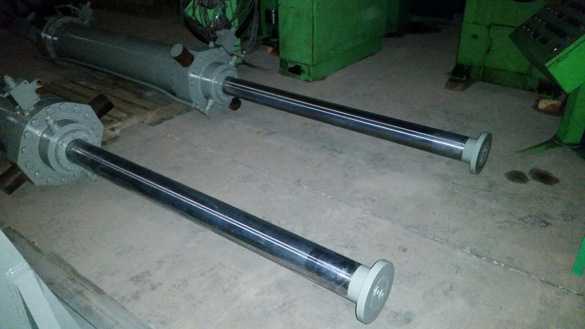 Used Double-Ended Hydraulic Cylinder