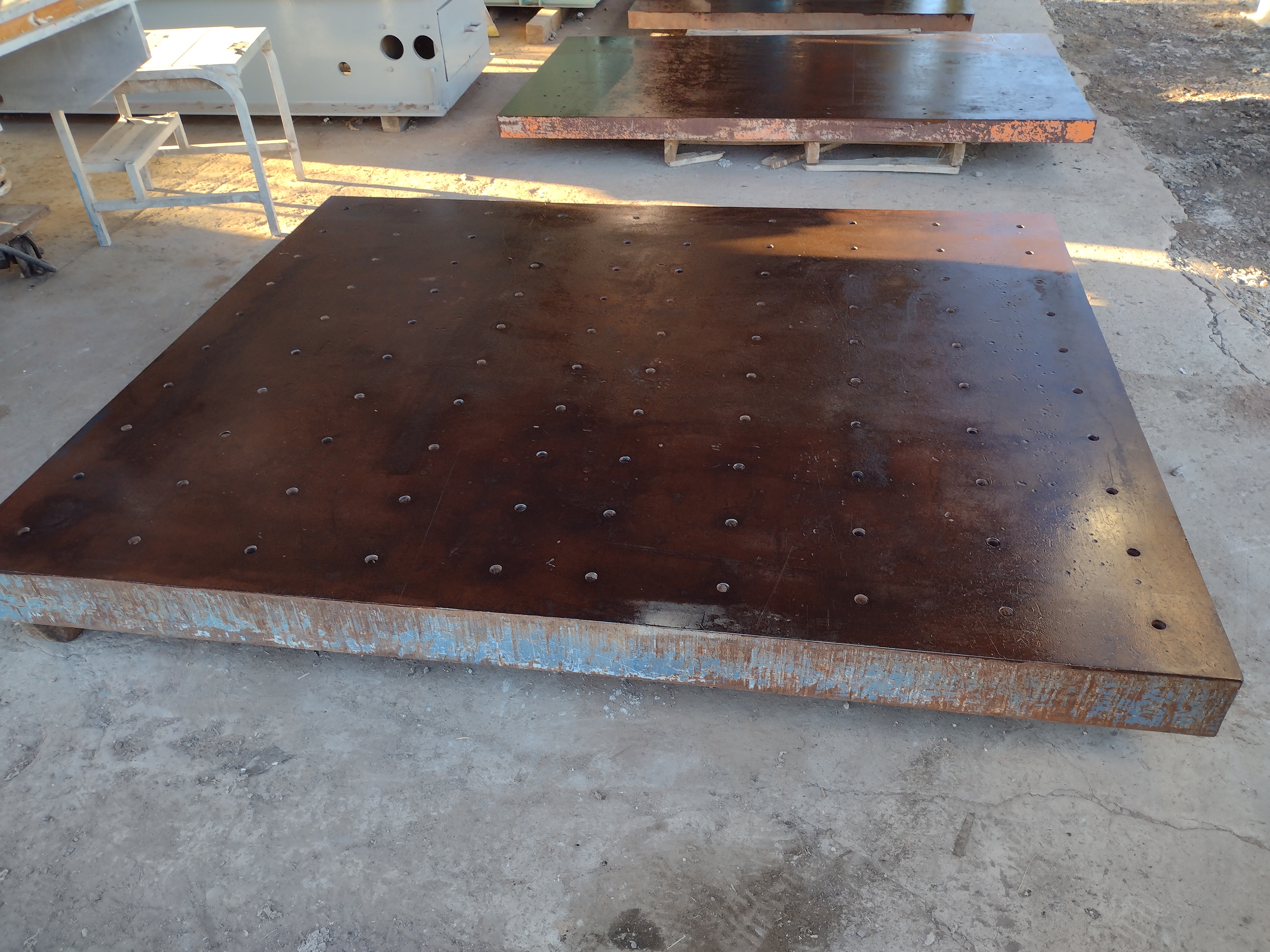 Used STEEL FLOOR PLATE #4182