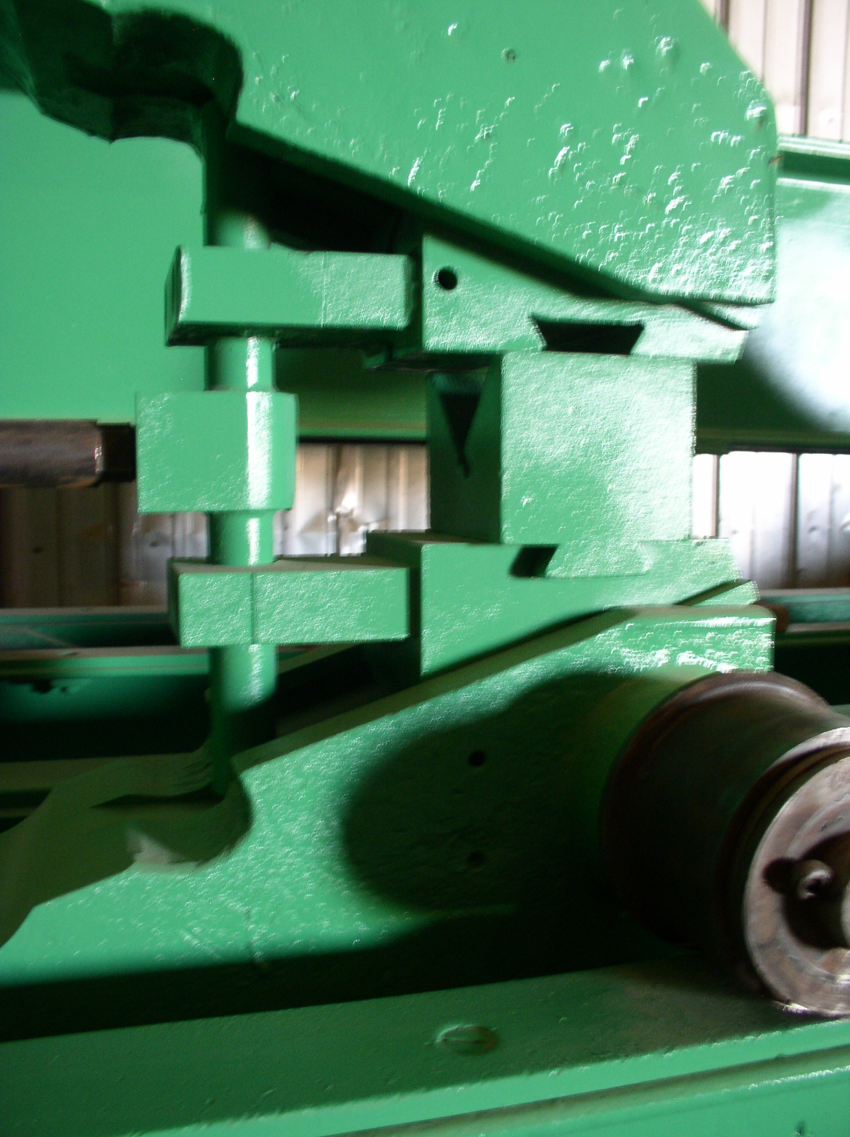 Used 40 Ton Wean-United Extrusion Stretcher; 60" stroke; 58' of track