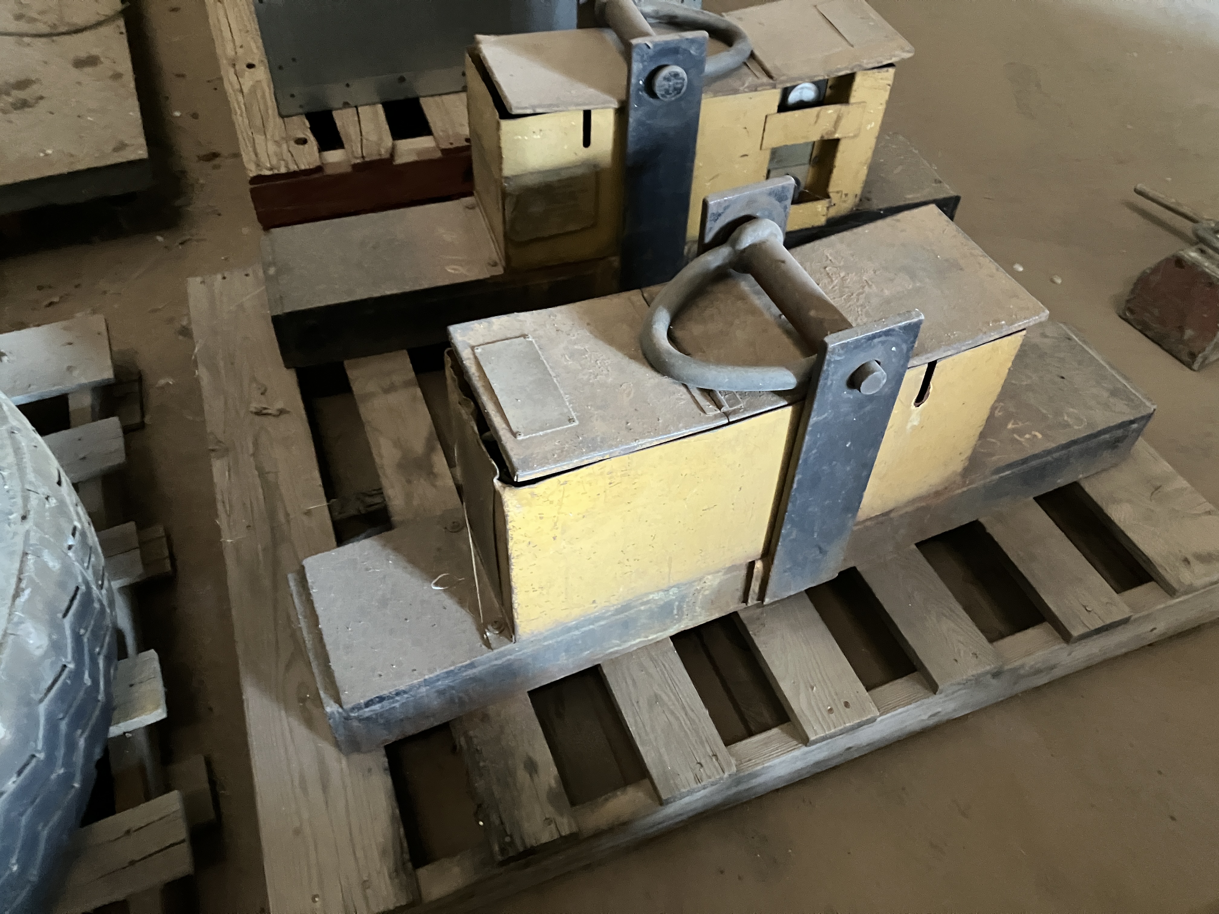 Used BM-80 Walker-Bux 8000lb lifting magnet,