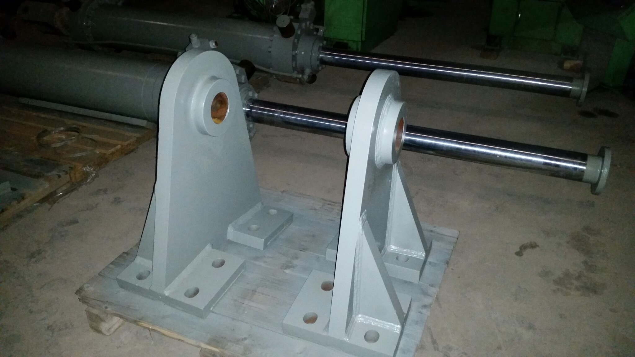 Used Double-Ended Hydraulic Cylinder