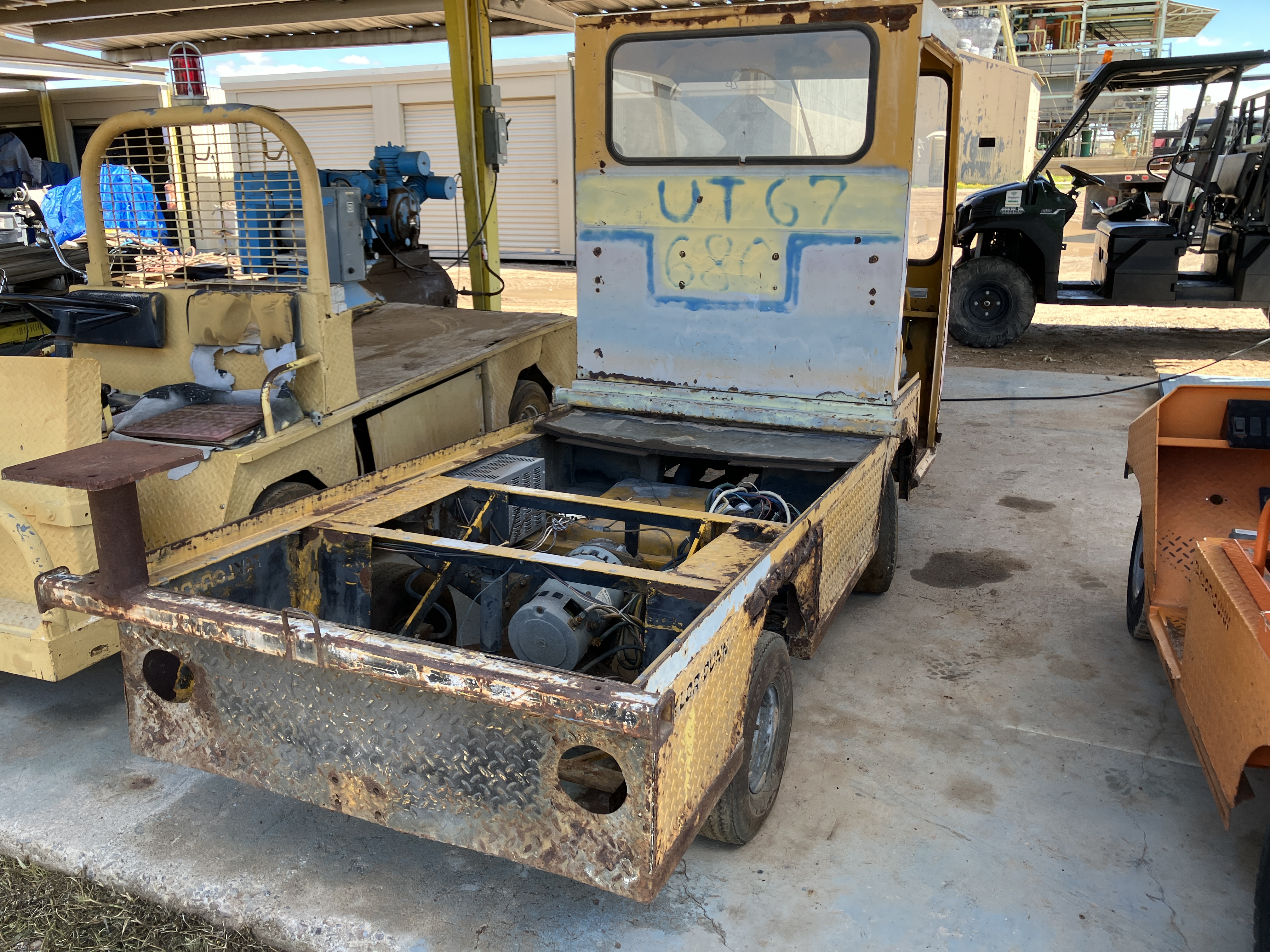 Used Taylor-Dunn 3 Volt Electric Cart #4250