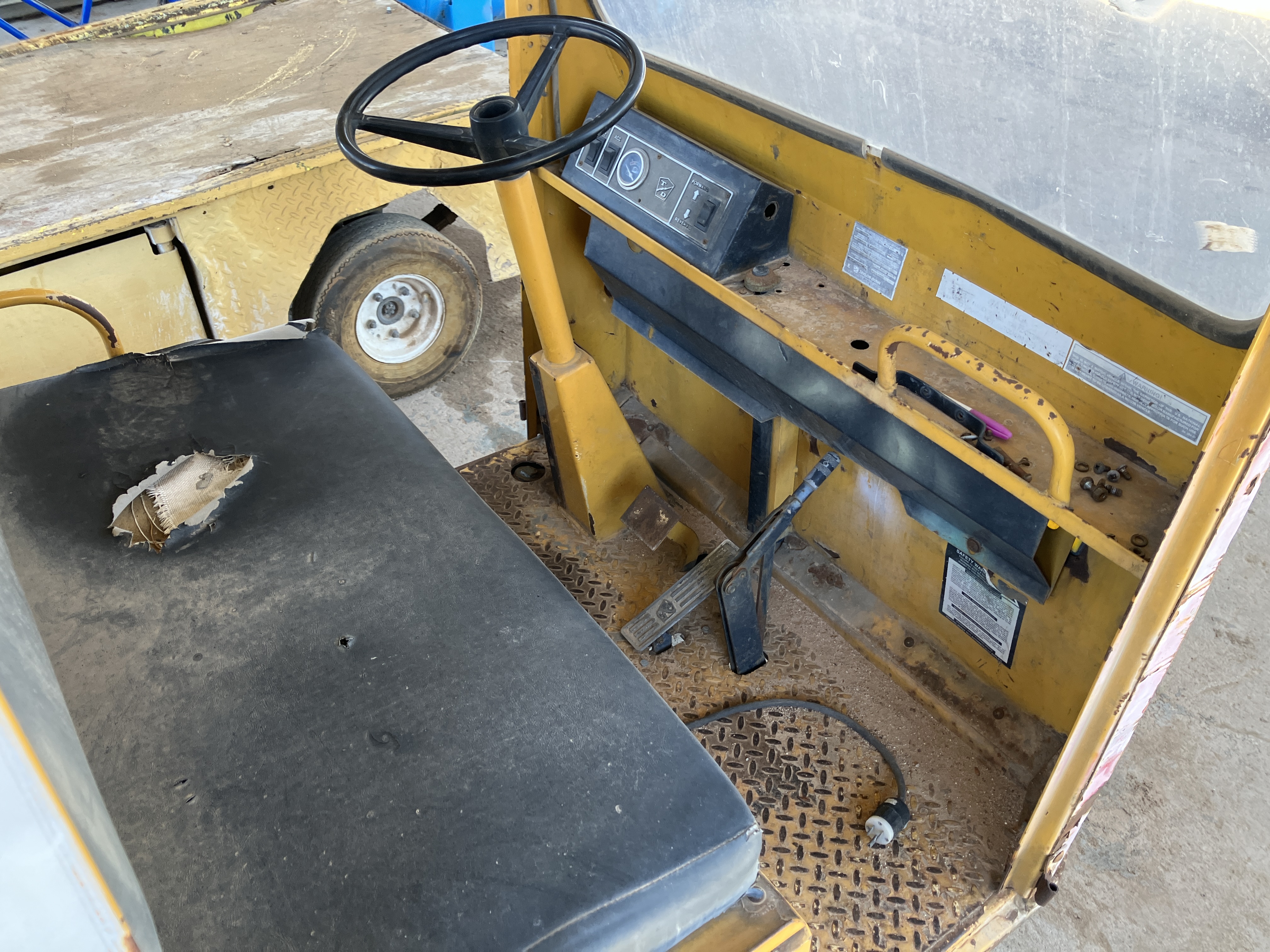 Used Taylor-Dunn 3 Volt Electric Cart #4250