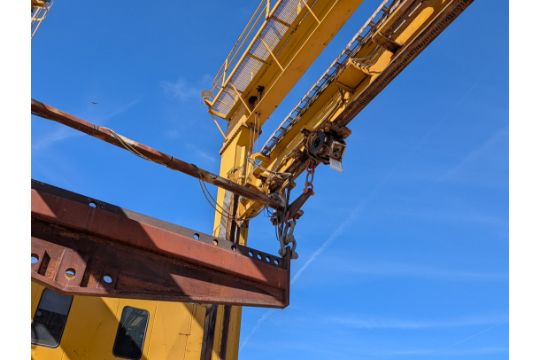 Used MARATHON LETOURNEAU ST-100 LETRO-PORT 50TON CAP. W/ SPREADER; APPROX. DIMS: 50'W X 29' DEEP #4273