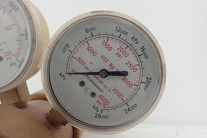 Used Fisher Scientific Company FS-125 Compressed Gas Regulator with CGA-580 Fitting