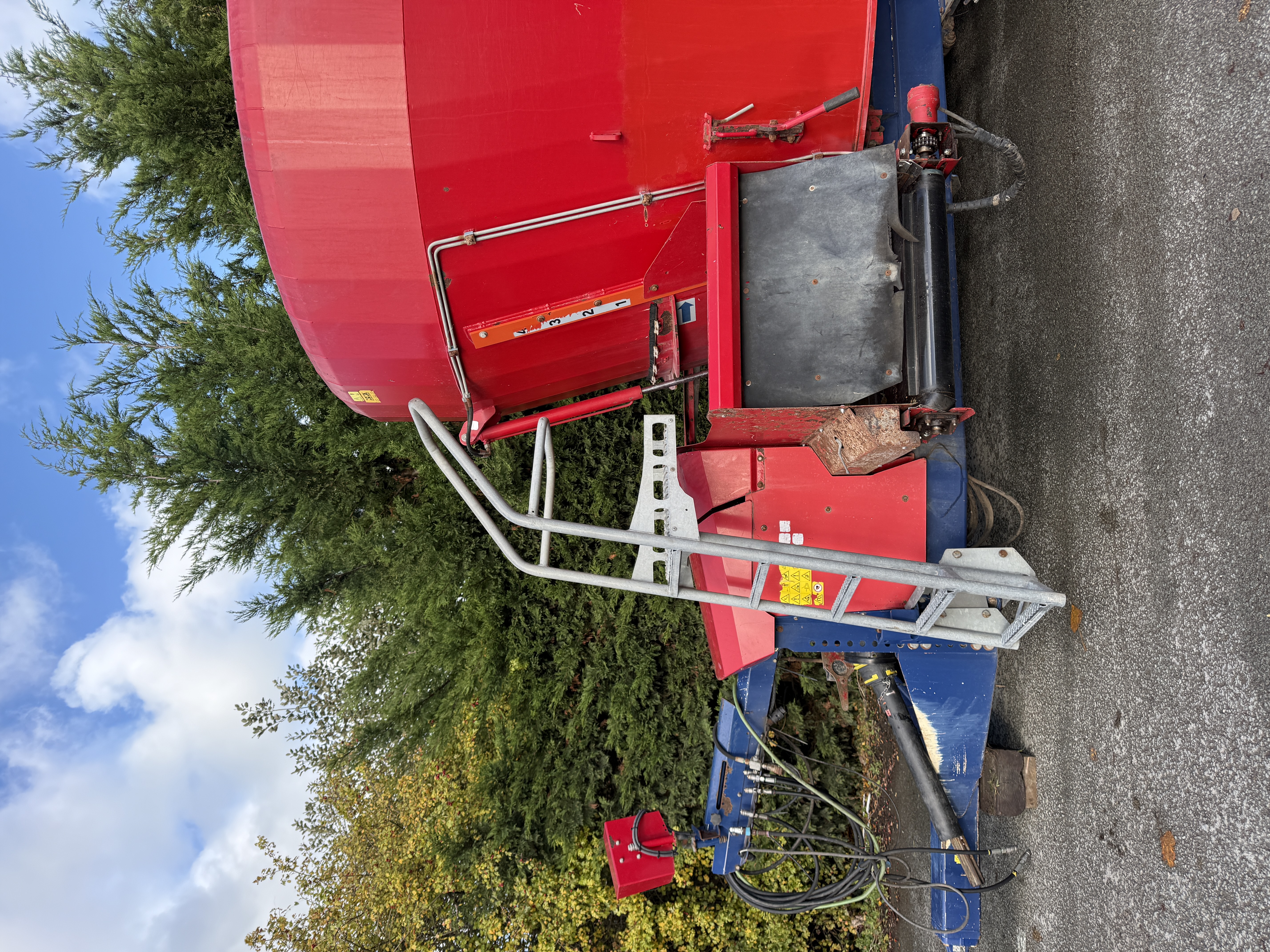 Used Siloking 20m³ Tandem Axle Diet Feeder with Front Cross Conveyor