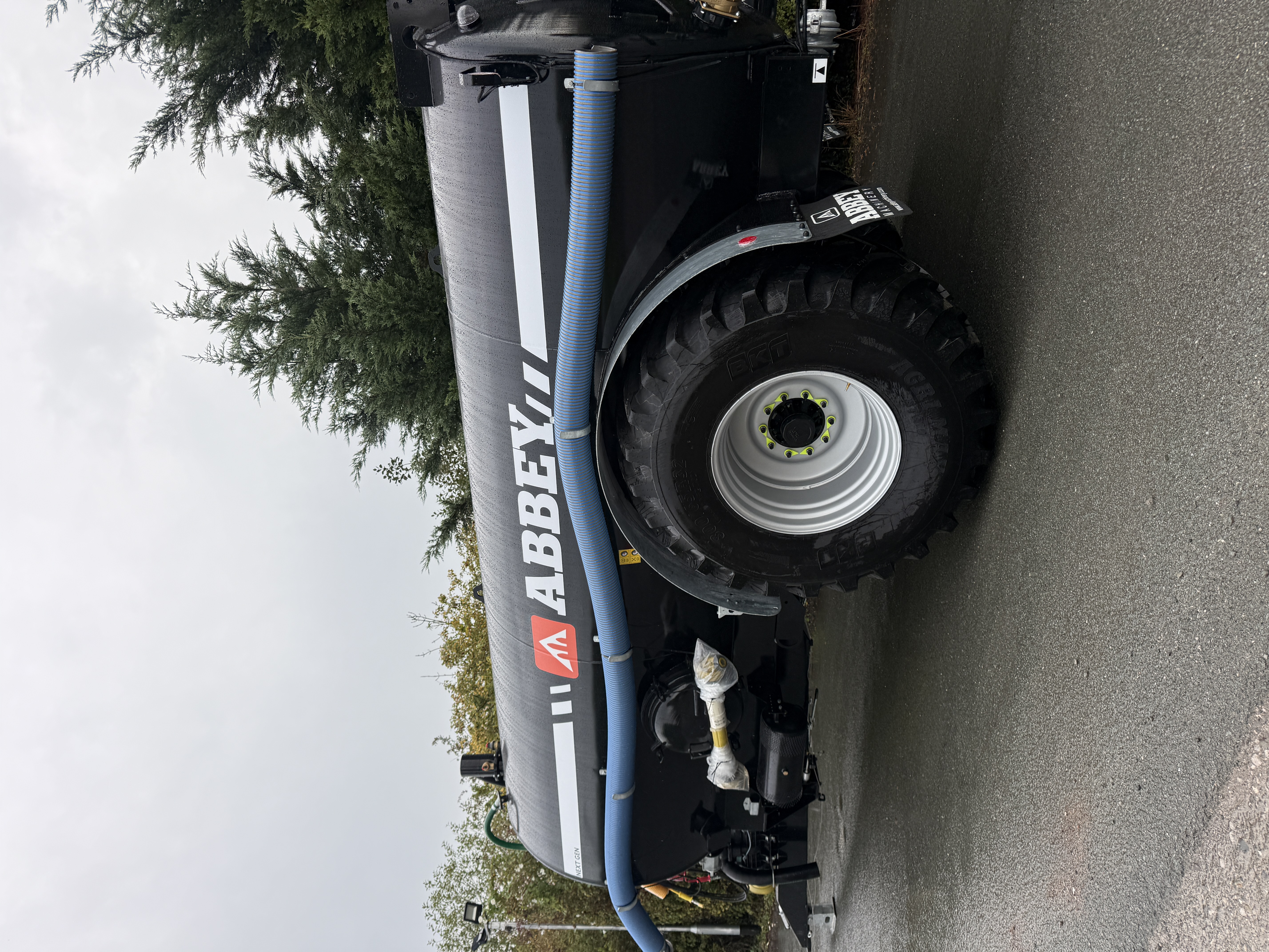 Abbey 3000 Gallon Recess Tanker