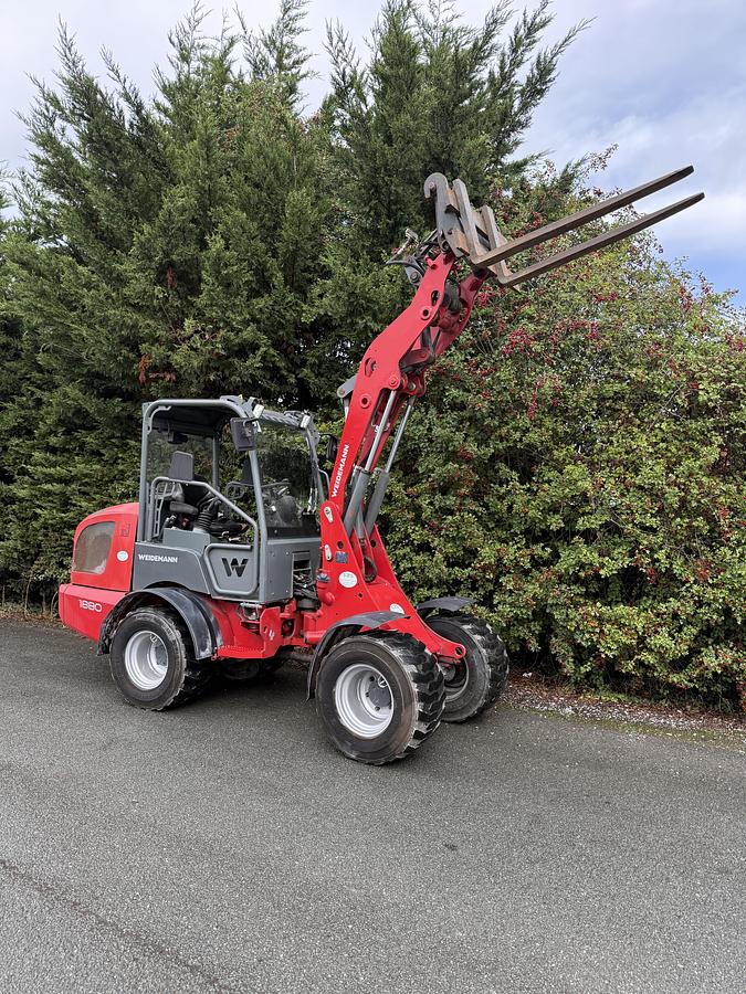 Used Weidemann 1880