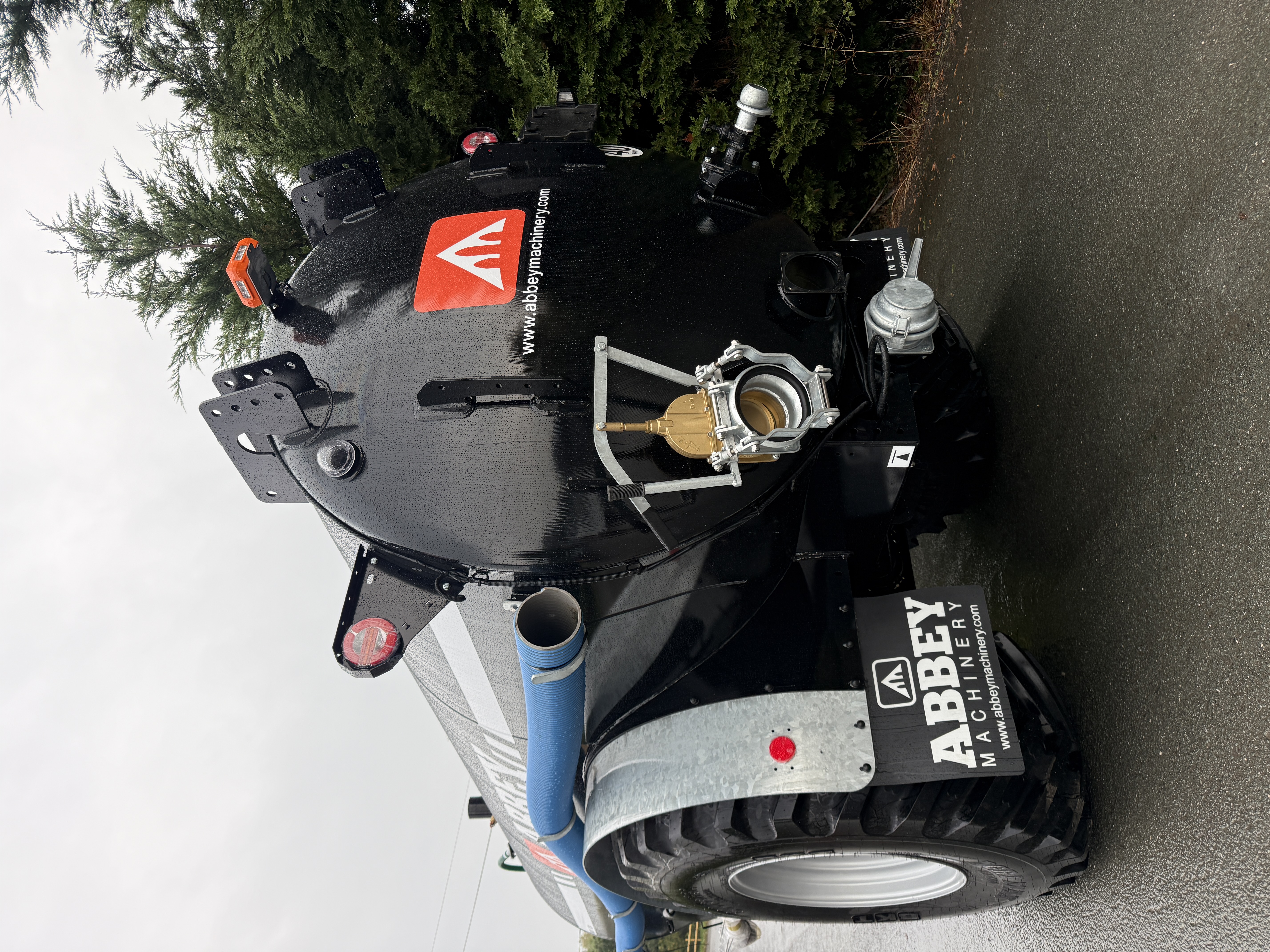 Abbey 3000 Gallon Recess Tanker