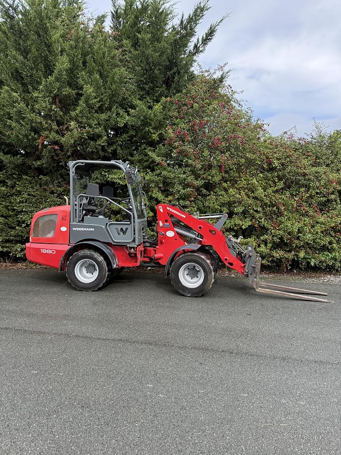 Used Weidemann 1880