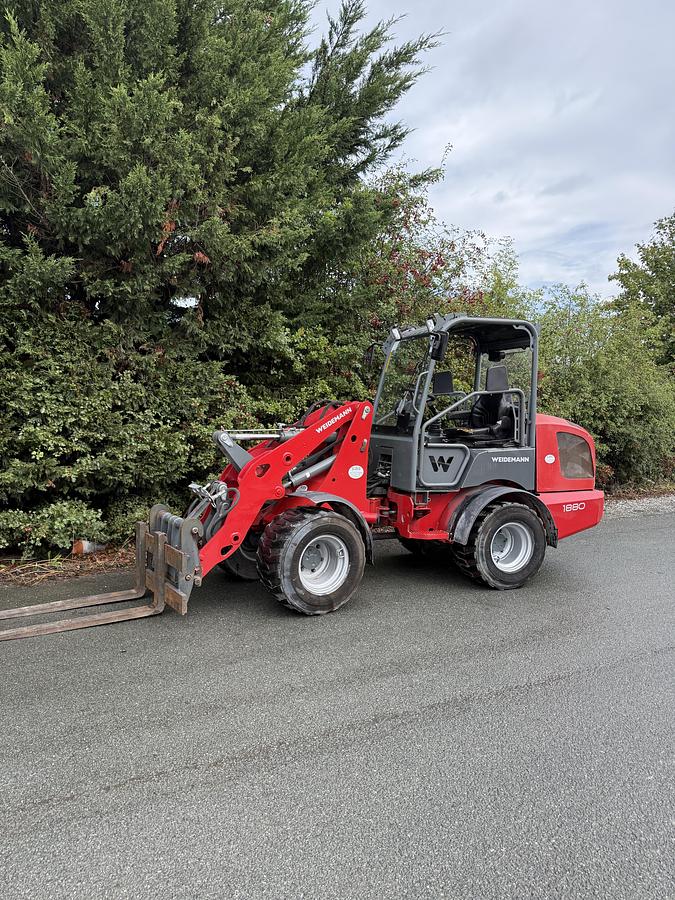 Used Weidemann 1880