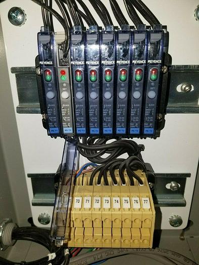 Used Keyence Amplifier Photoelectric Sensor Rack Pass Through Feed Control