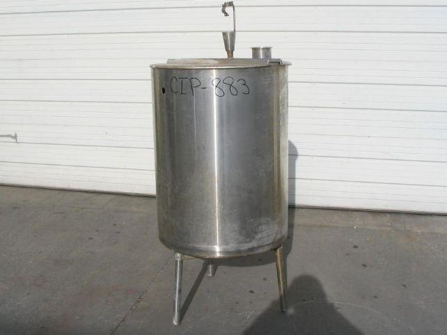 Usado 100 GALLON VERTICAL CIP TANK WITH STAINLESS EXTERIOR