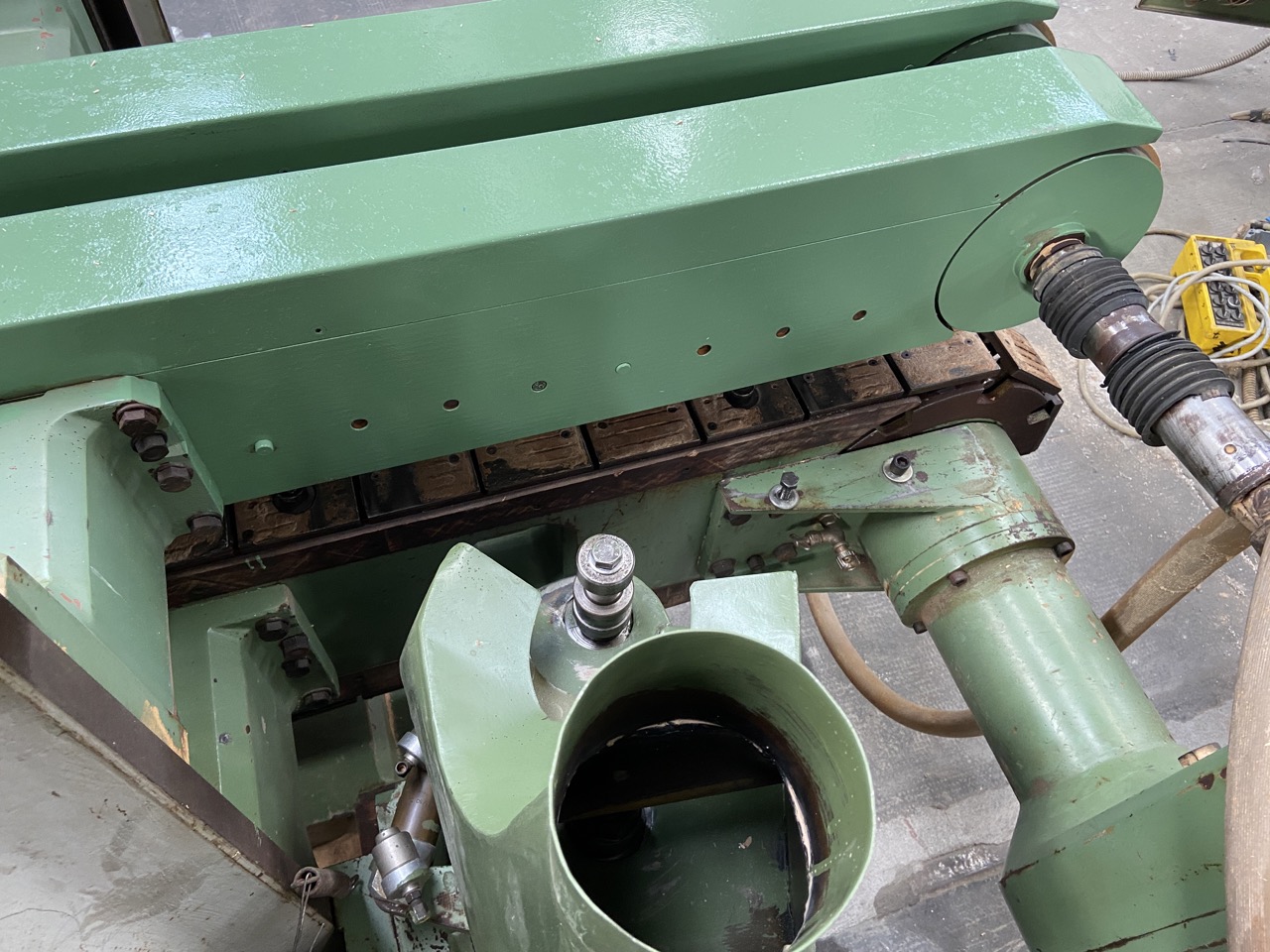 Usato Squadratrice marca Spa, composta da Incisore pneumatico, Truciolatore, Toupie, apertura 3200 mm