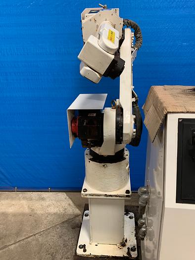 Used FANUC M6iB 6 AXIS CNC ROBOT WITH RJ3iB CONTROLLER