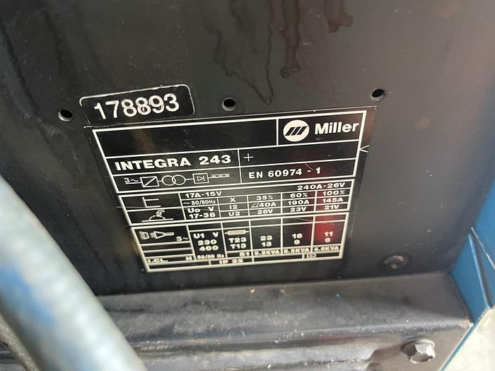 Usato SALDATRICE (N°51) MILLER INTEGRA 243