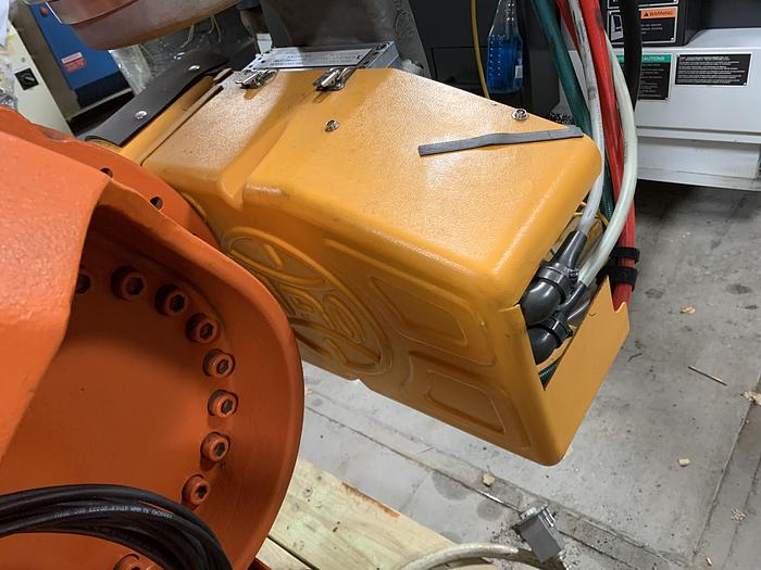 Used ARO 3G SERIES MODEL V146012000U SERVO SPOT WELD GUN 222MM OPENING 1300 LBS MAX. FORCE