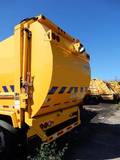 Used 2016 27yd. Labrie Expert Automated Side Loader