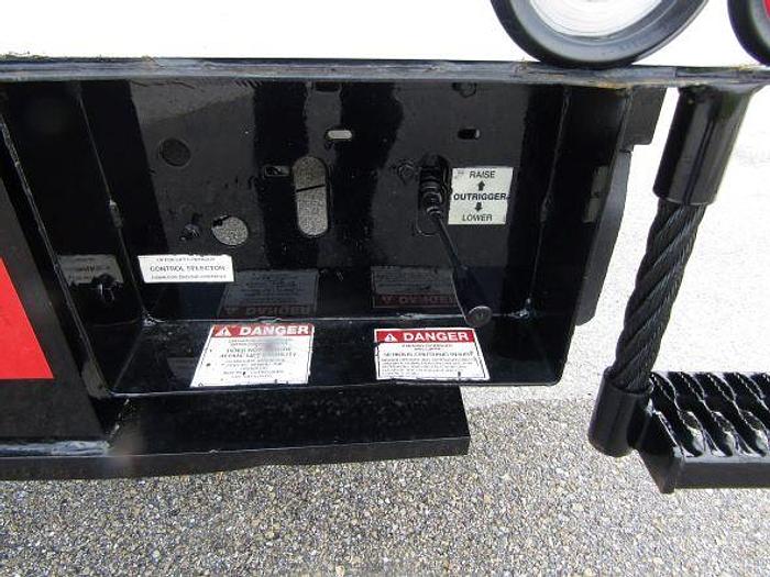 Used Versalift VST40-MH 45ft Bucket Boom on 2015 Ford F550 4x4 Utility Truck - 44904