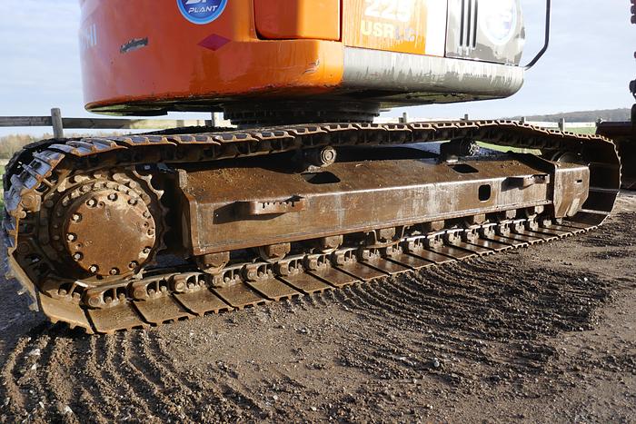 Used 2010 HITACHI ZX225 USLC-3