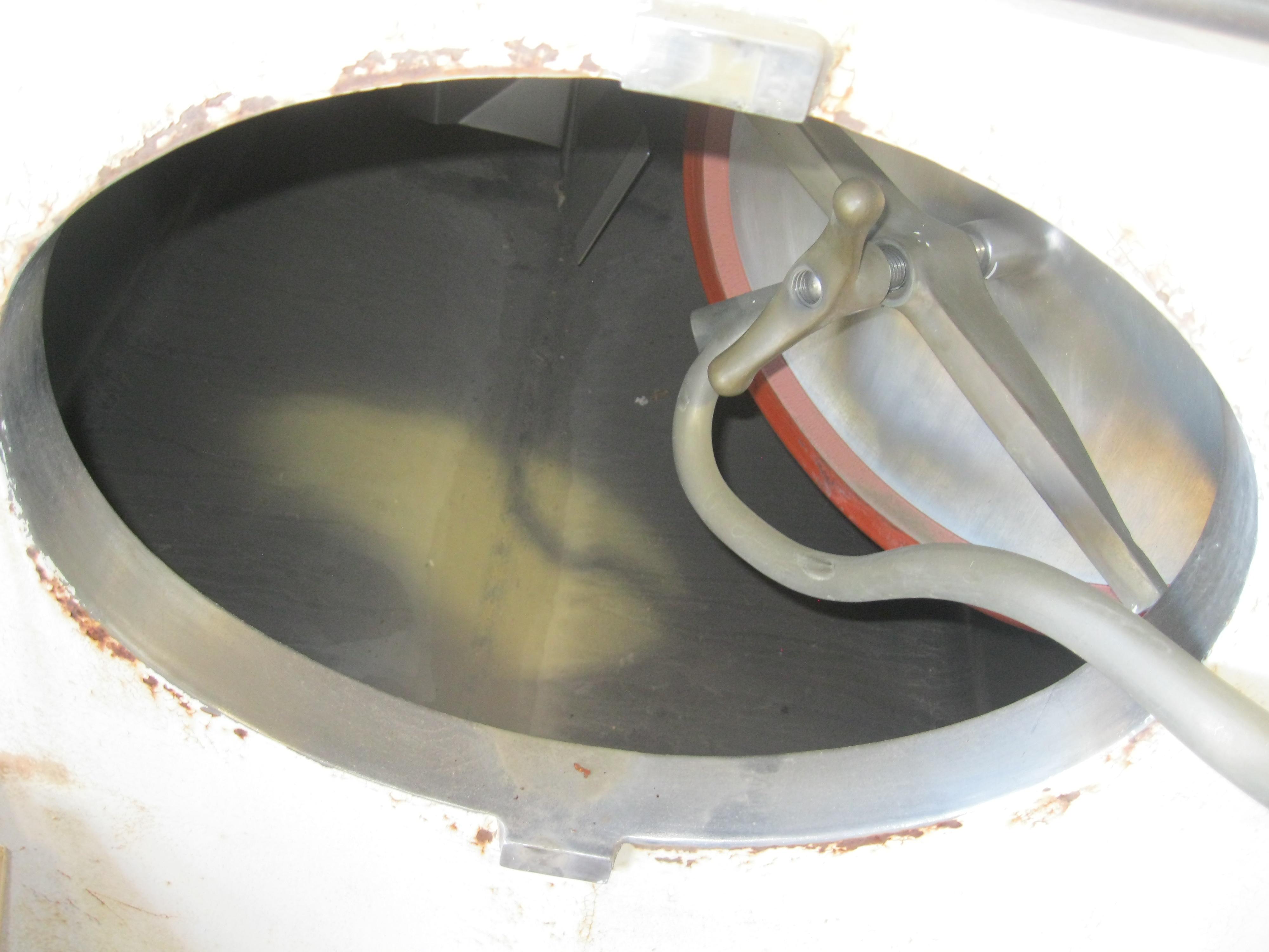 Usado 1000 GALLON PURITY HORIZONTAL STORAGE TANK