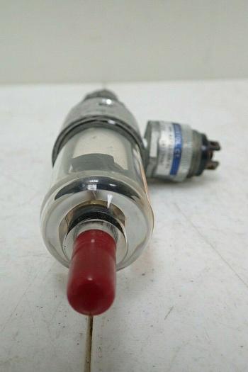 Used Watts Fluidair B548-01AHC/M2 Filter w/ Whitman Controls P119G-10N-F12TS Switch