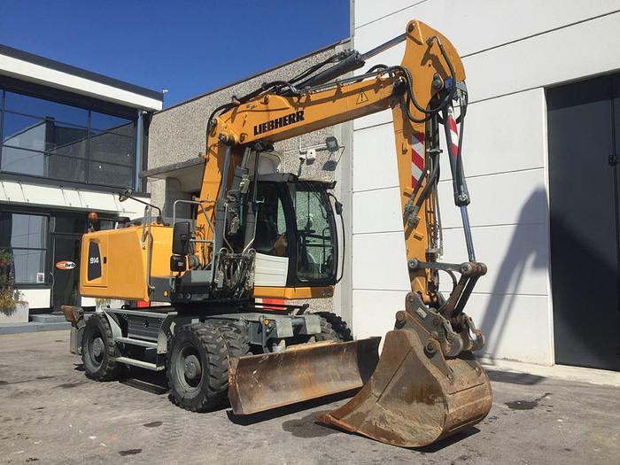 Used 2015 LIEBHERR A 914