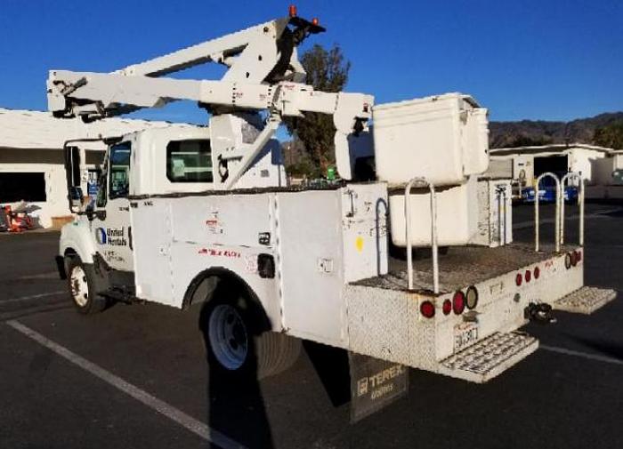 Used 2012 International Terra star 40’ bucket truck