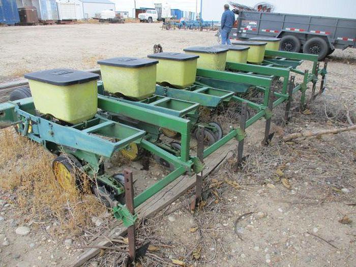 Used 7R30 John Deere 7100 Pick Planter
