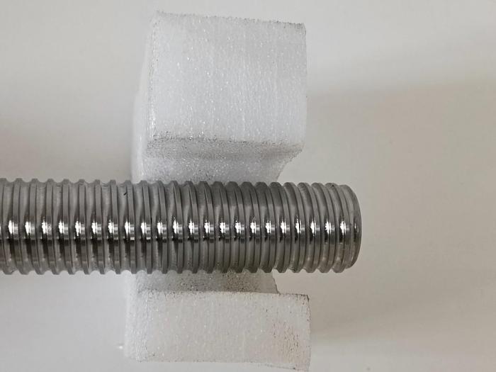 Geschliffener Präzisions Kugelgewindetrieb, D32x5mm, 608mm, Kuhn, neu