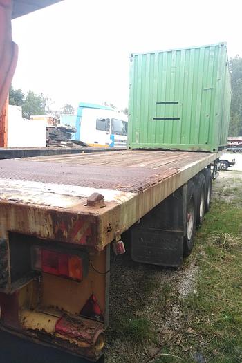 Usado 1987 TRAILOR Tri axle on springs with twist locks for containers