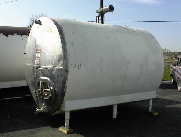 Refurbished 3000 GALLON HEIL STORAGE TANK WITH AGITATOR